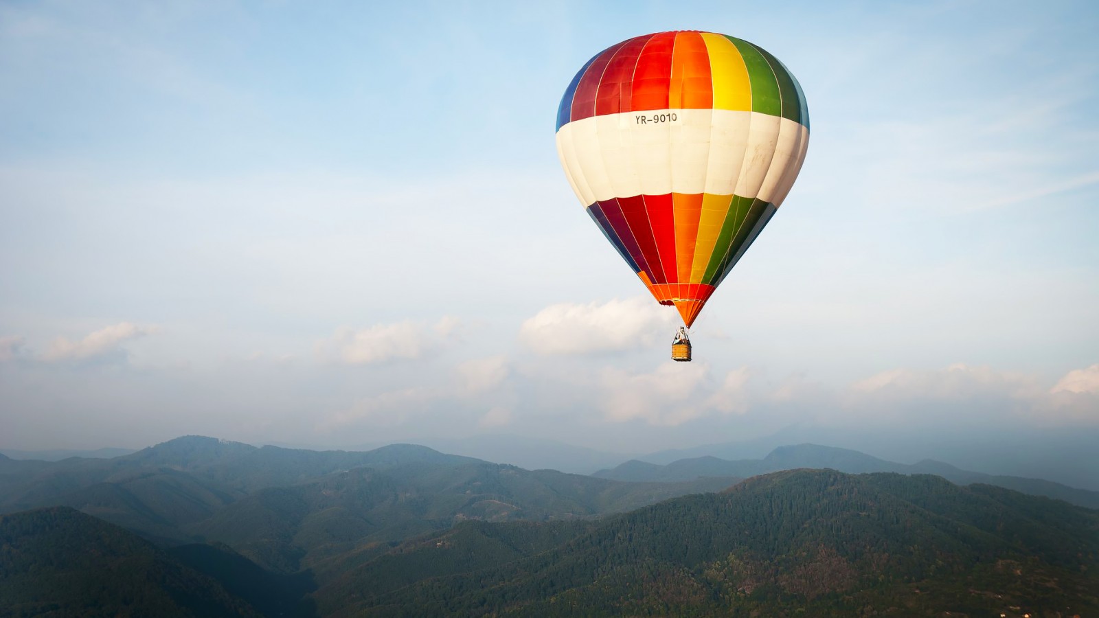 Zbor cu balonul cu aer cald