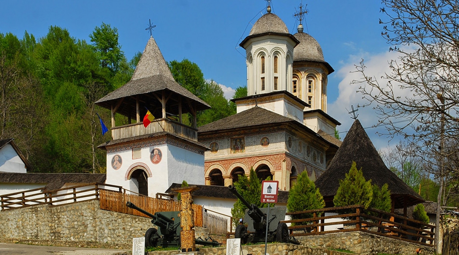 Biserica „Sf. Nicolae” din Bâscenii de Jos